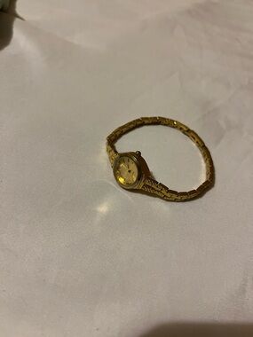 Gold-Tone Women's Bracelet Watch - Elegant Classic Style